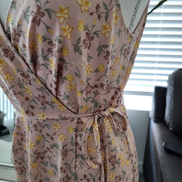 BCBGeration Wrap Floral Dress size xsmall. Good preowned condition. - Picture 3 of 8